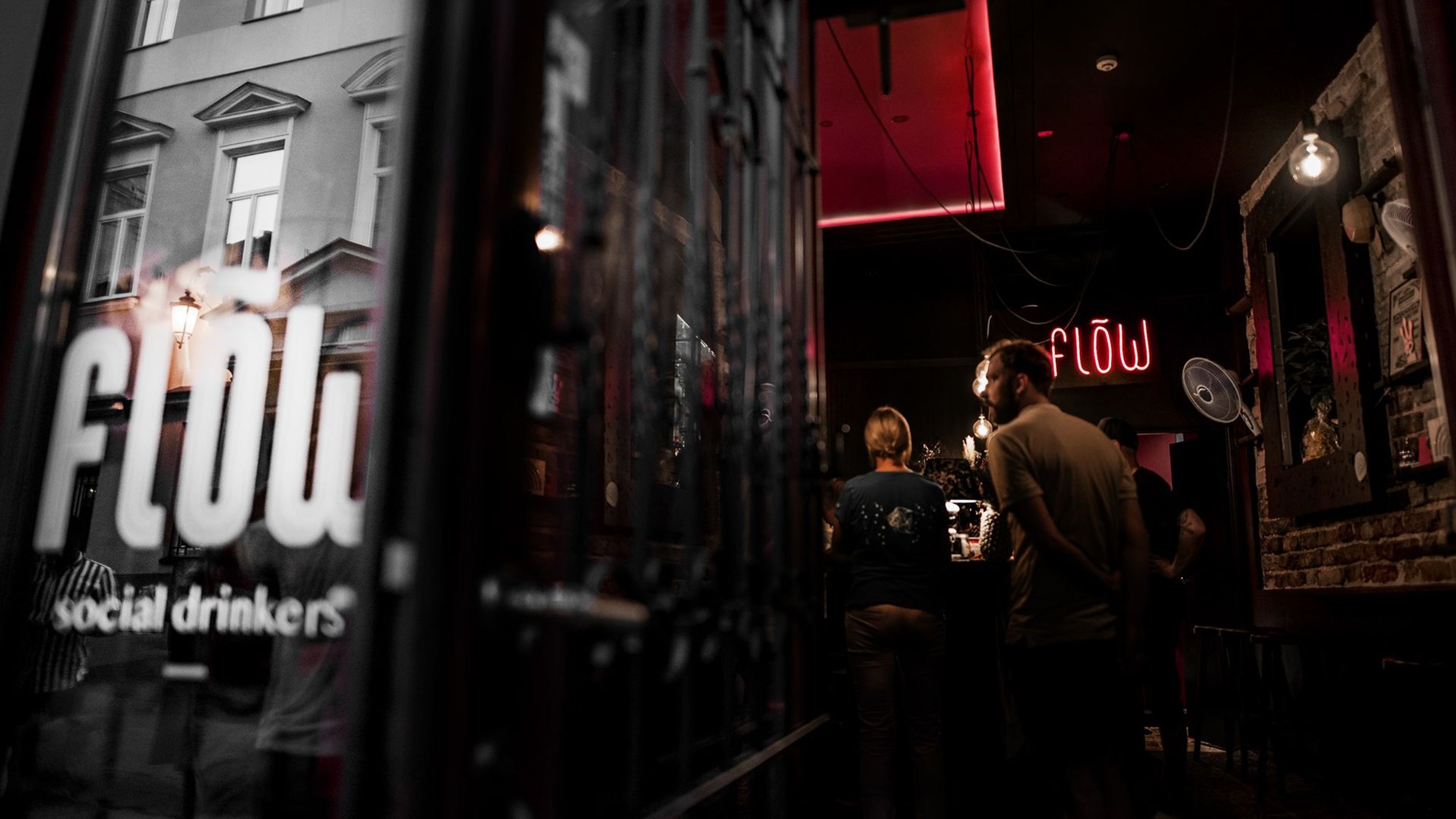 Neon sign at Flow Bar entrance