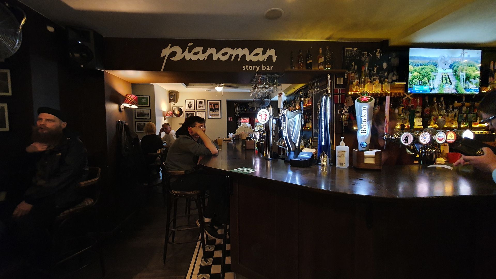 Interior of Pianoman Story Bar